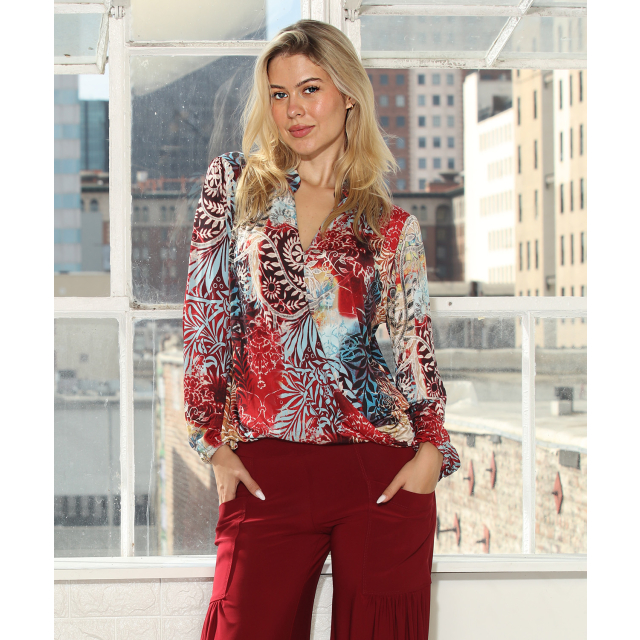 LONG SLEEVE PRINTED SURPLICE TOP WITH COLLAR