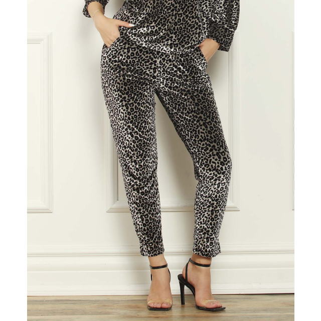 Tapered Burnout Velvet Pocket Pant